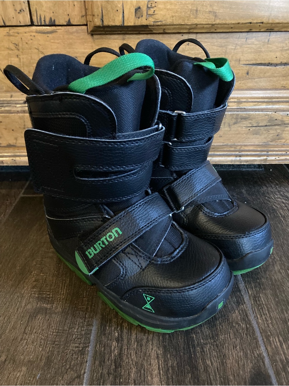 Burton | Youth Progression XS Snowboard Boots (size 1)